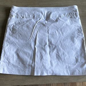 ATTYRE PULL ON STRETCH WHITE SIZE: 10 TWO POCKET SKORT